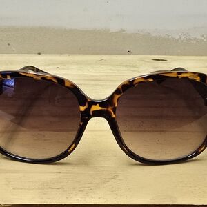 Tommy Hilfiger Brown Tortoise Sunglasses